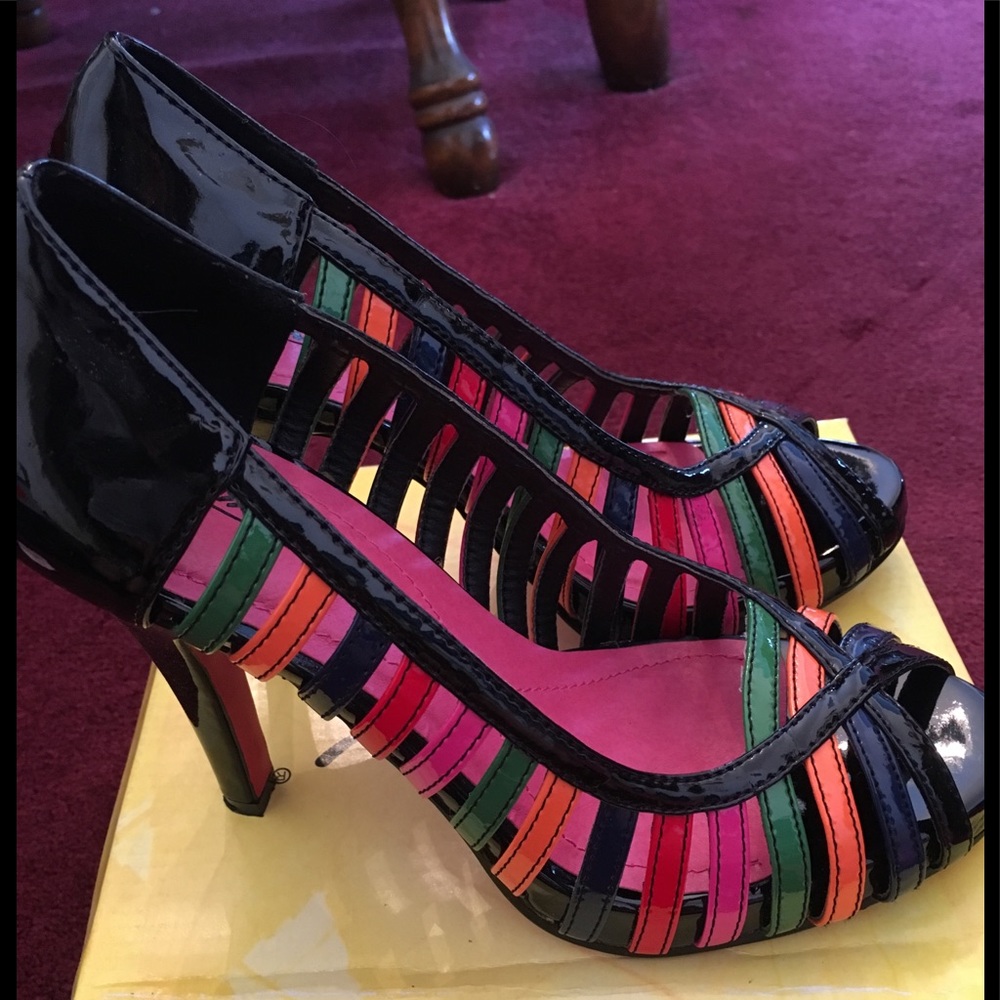 GoMax heels with colors